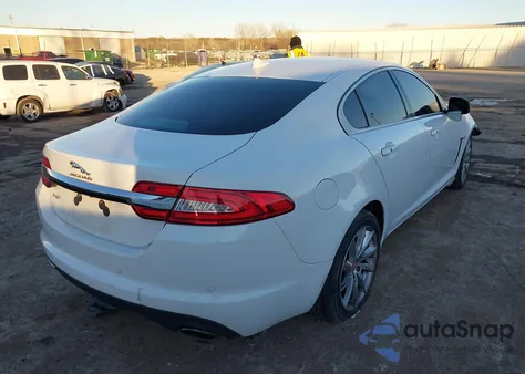 2015 Jaguar Xf 2.0T Premium z USA, uszkodzony, nr VIN SAJWA0FSXFPU60462